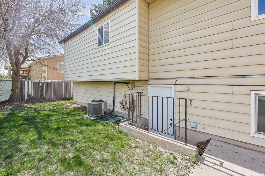 556 N NEW STAR DR Salt Lake City, UT 84116