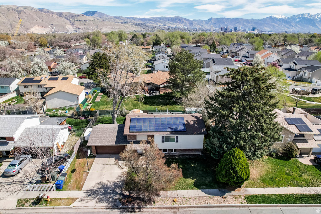 556 N NEW STAR DR Salt Lake City, UT 84116