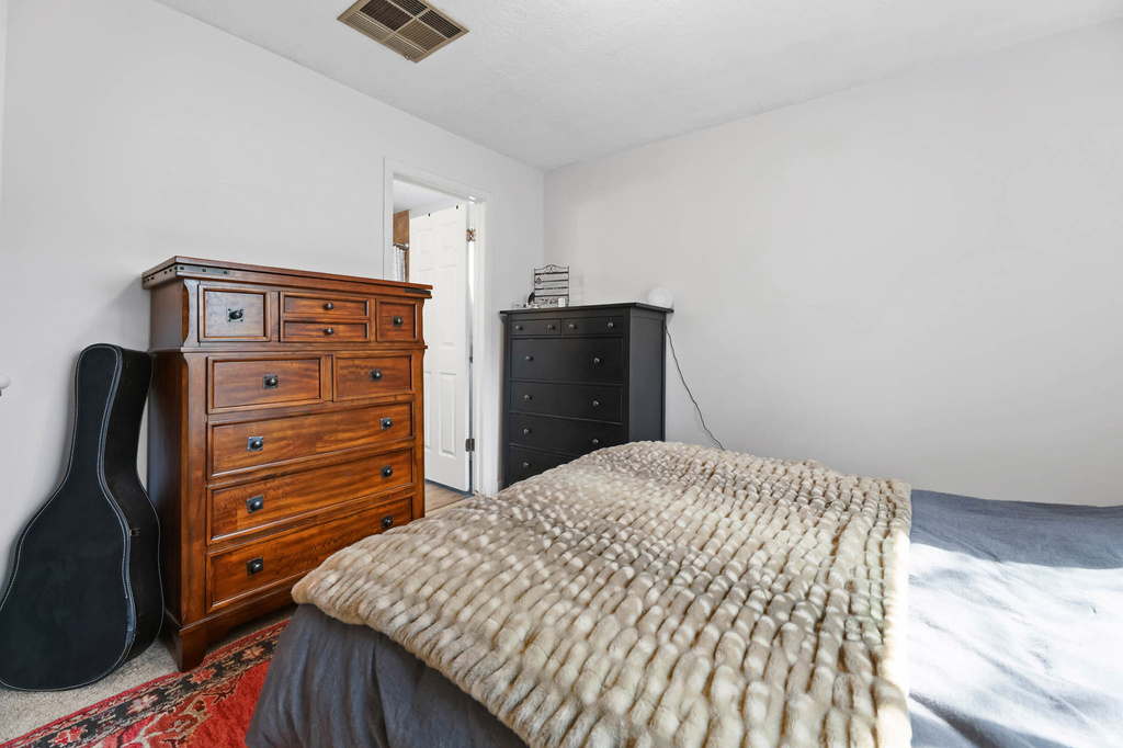 556 N NEW STAR DR Salt Lake City, UT 84116