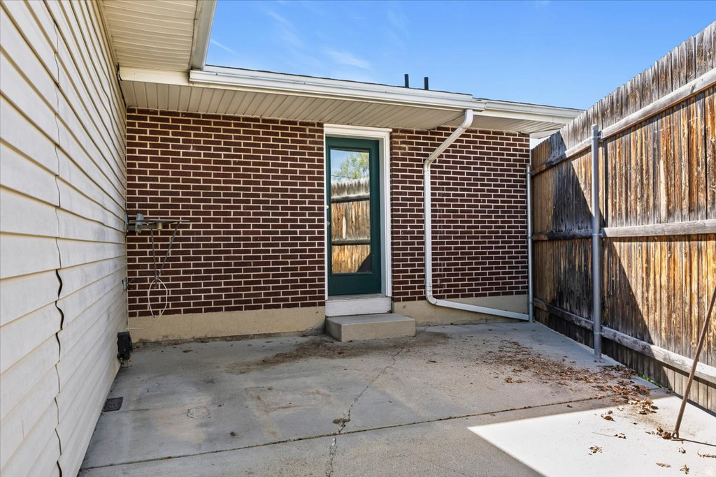 1541 E LONE PEAK DR Holladay, UT 84117