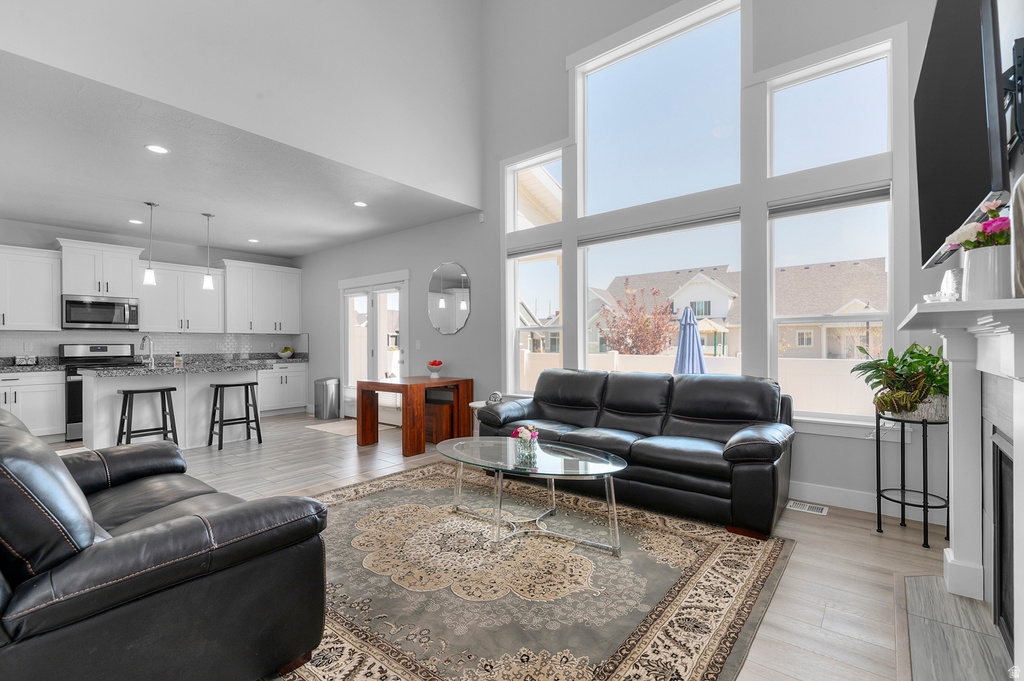 4501 S PARKBURY WAY Salt Lake City, UT 84129