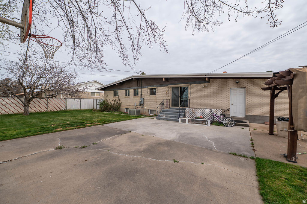 4963 S 2275 W Roy, UT 84067
