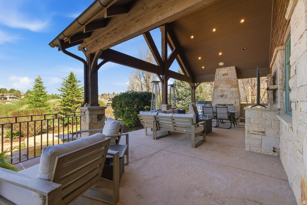 16 SNOW FOREST LN Sandy, UT 84092