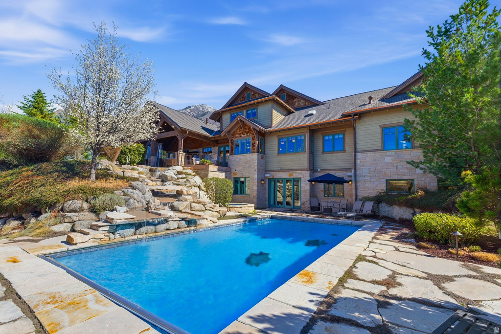 16 SNOW FOREST LN Sandy, UT 84092