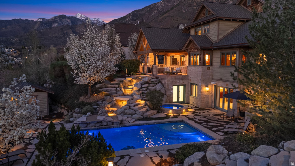 16 SNOW FOREST LN Sandy, UT 84092