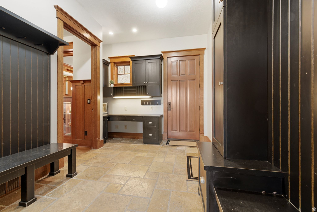 16 SNOW FOREST LN Sandy, UT 84092