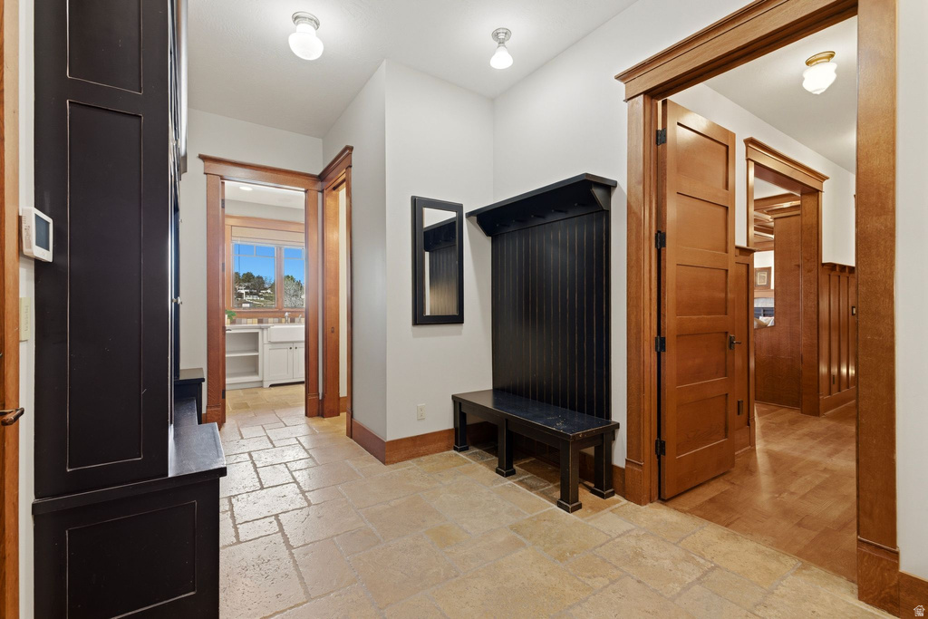 16 SNOW FOREST LN Sandy, UT 84092