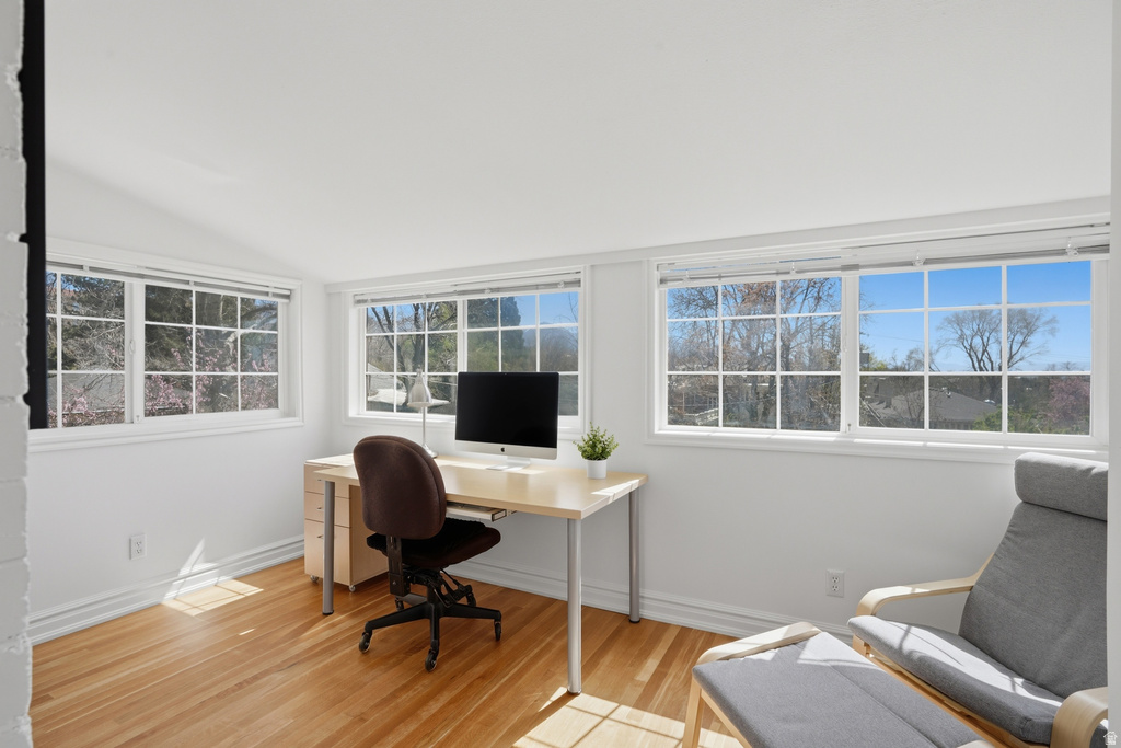 1122 E 1ST AVE Salt Lake City, UT 84103