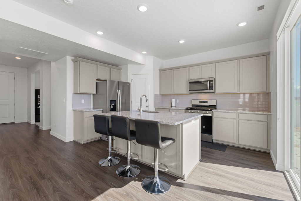 2927 W COASTLINE DR Syracuse, UT 84075