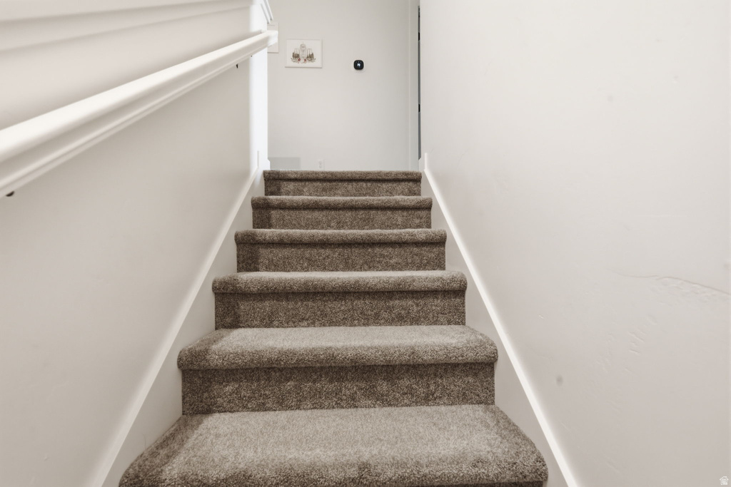 9387 N VERNHAM LN Eagle Mountain, UT 84005