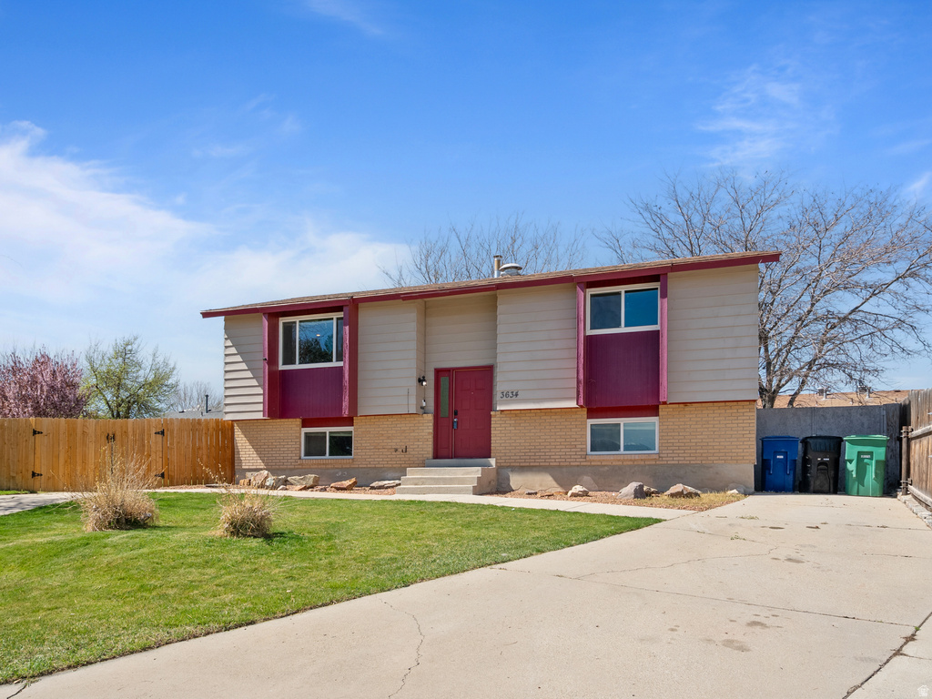 3634 S CANDIS DR Magna, UT 84044