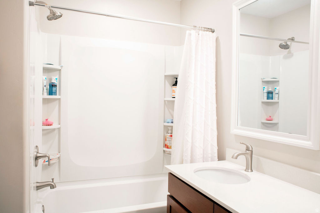 958 N CAMBRIA DR North Salt Lake, UT 84054