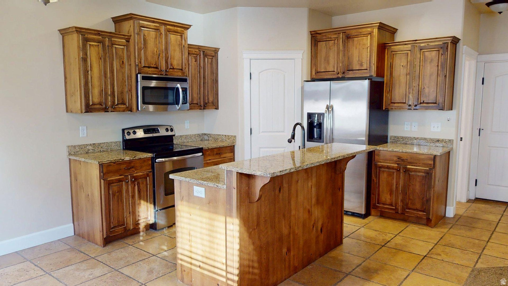 1247 N BAYCREST DR Saratoga Springs, UT 84045