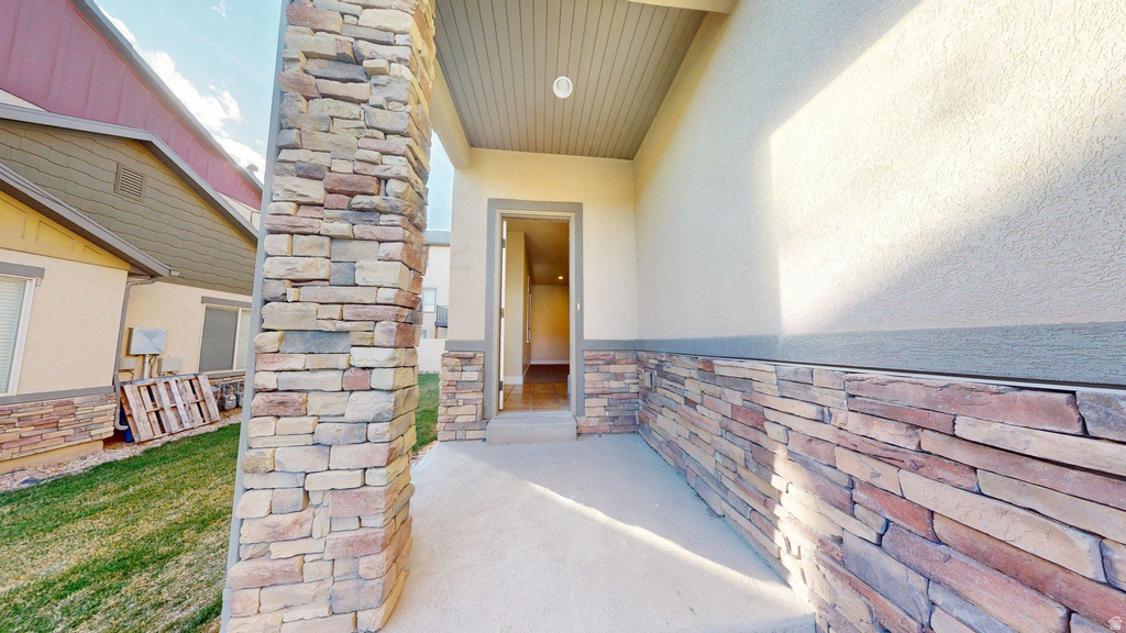 1247 N BAYCREST DR Saratoga Springs, UT 84045