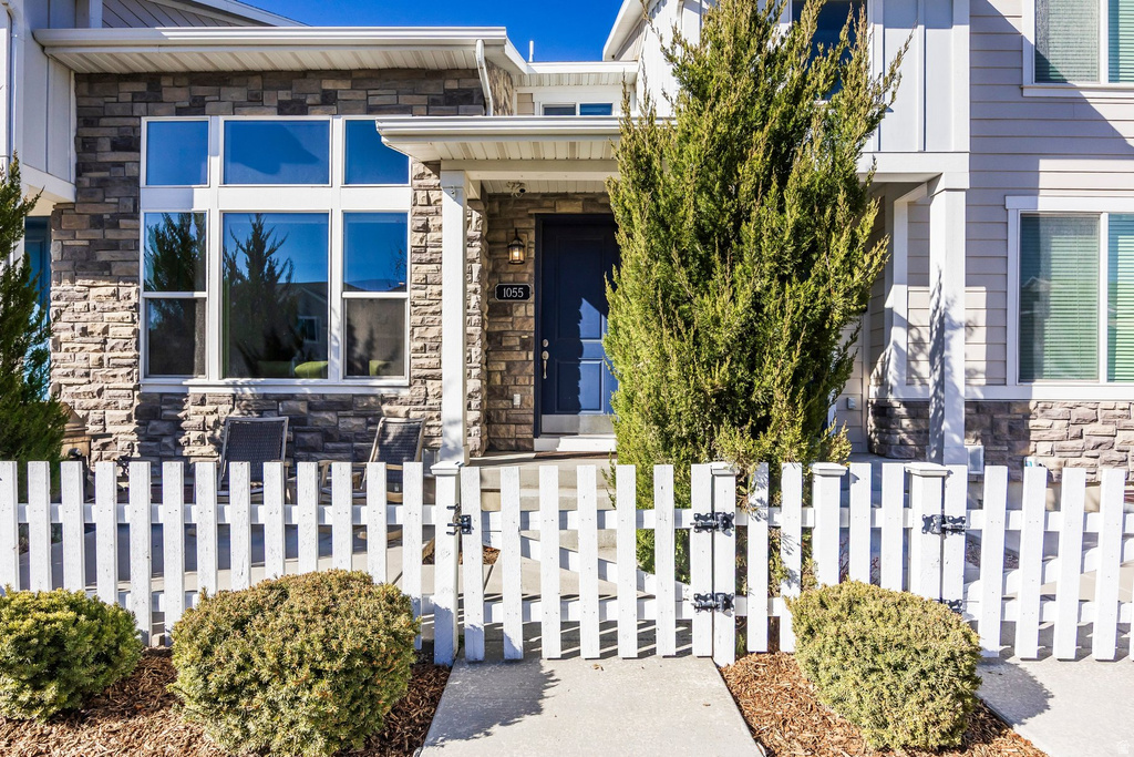 1055 S PAINTED HORSE LN Bluffdale, UT 84065