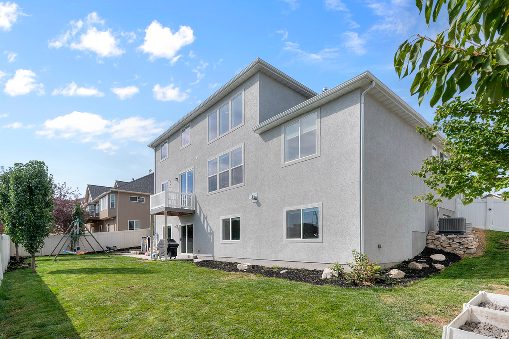 2238 S WESTERN DR Saratoga Springs, UT 84045