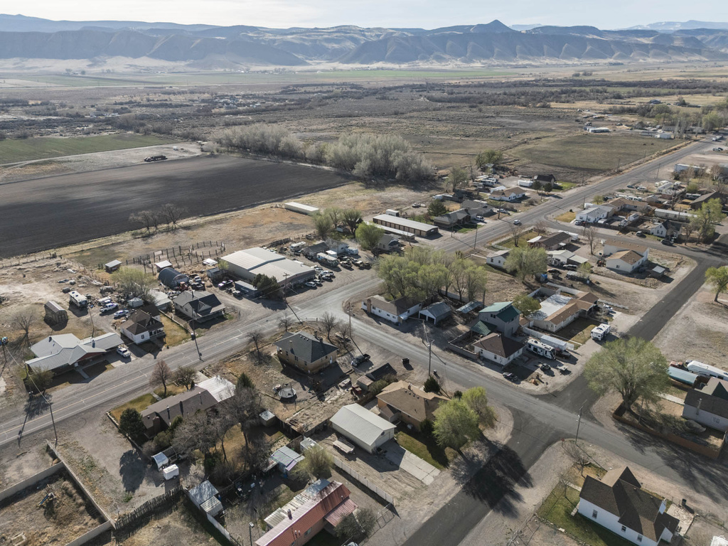 97 S 100 E Redmond, UT 84652