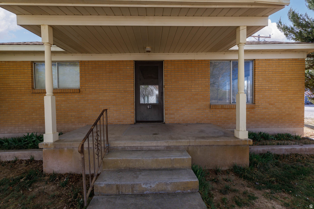 97 S 100 E Redmond, UT 84652