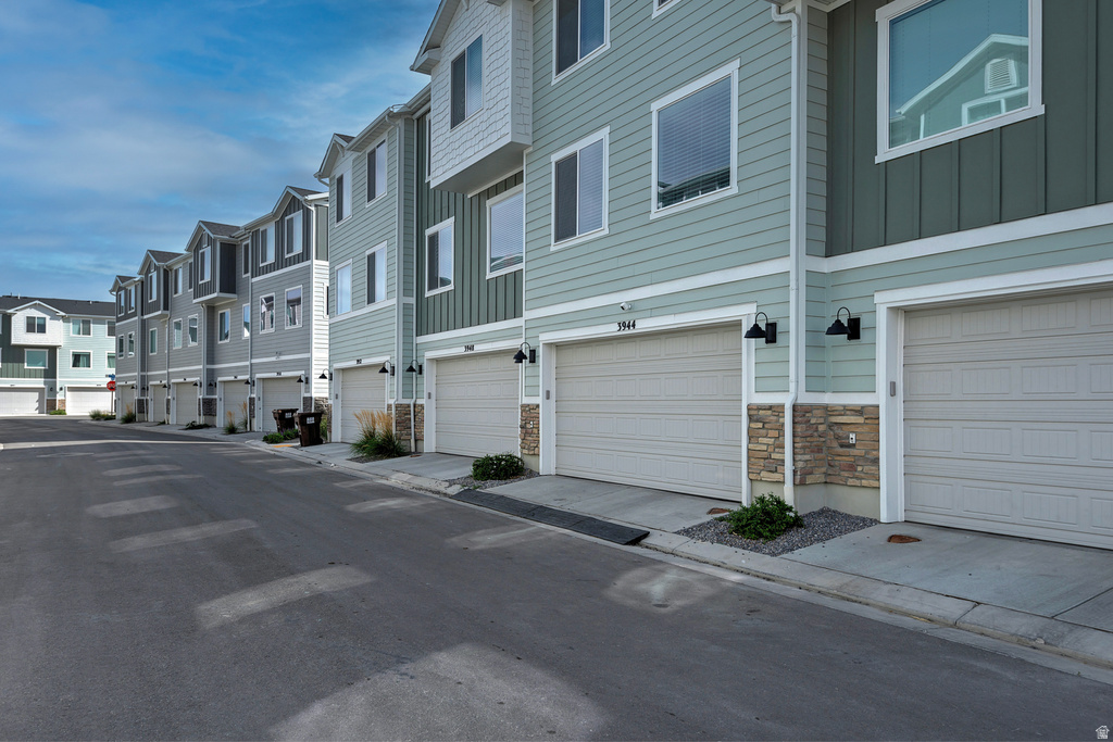 3944 N EAGLE POINT LN Eagle Mountain, UT 84005