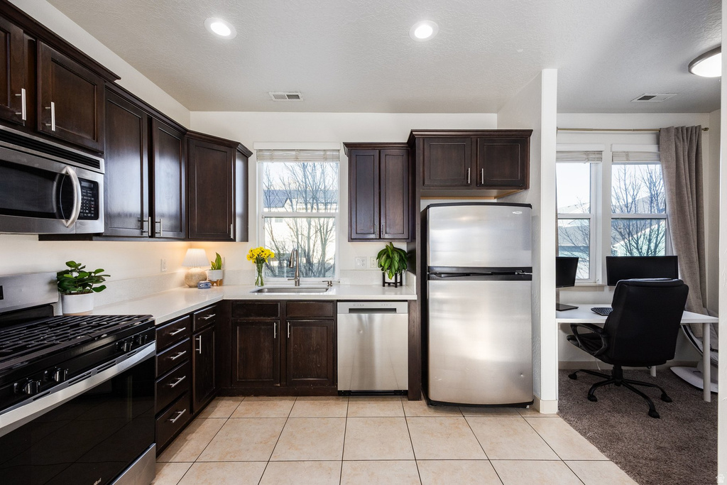 10324 S RUBICON RD South Jordan, UT 84095