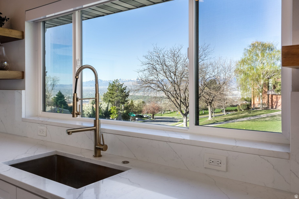 195 E NORTH SANDRUN RD Salt Lake City, UT 84103