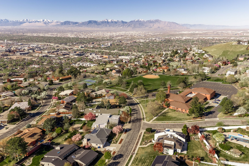 195 E NORTH SANDRUN RD Salt Lake City, UT 84103