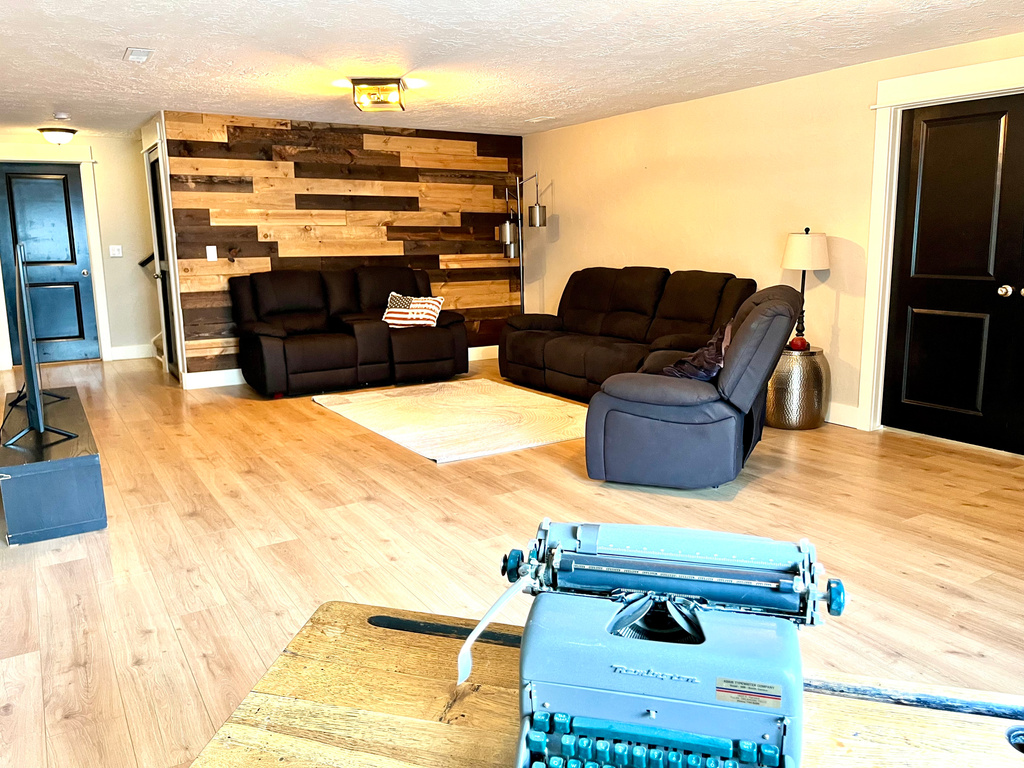 4631 W COLD CANYON LN South Jordan, UT 84009