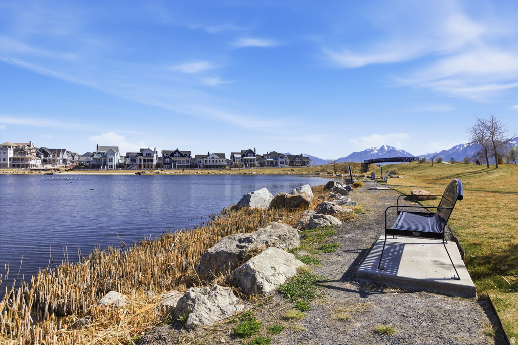 4833 W DAYBREAK PKWY South Jordan, UT 84009