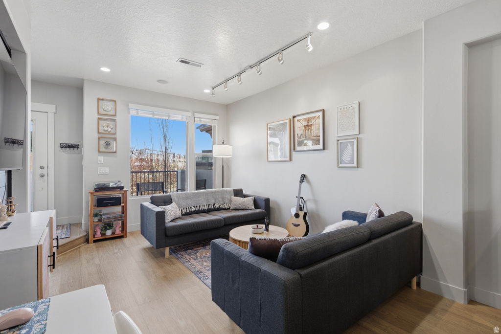 4833 W DAYBREAK PKWY South Jordan, UT 84009