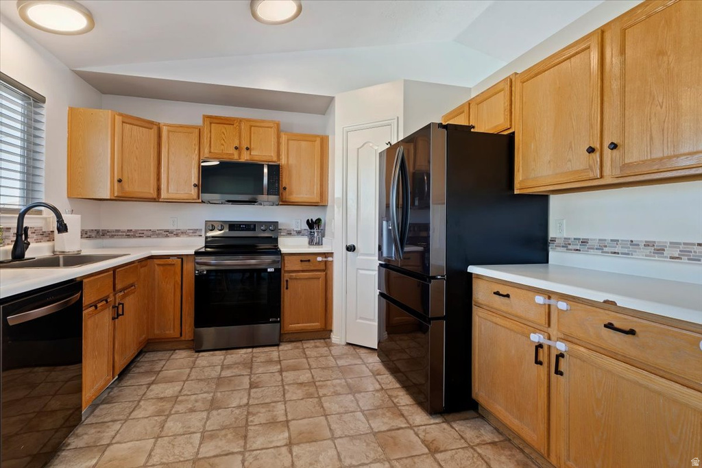 993 N WHITE PINE DR Tooele, UT 84074