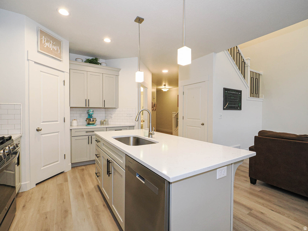 1751 N BLAZE LN Saratoga Springs, UT 84045