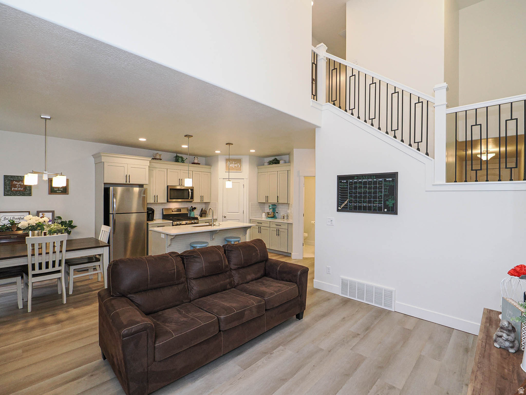 1751 N BLAZE LN Saratoga Springs, UT 84045