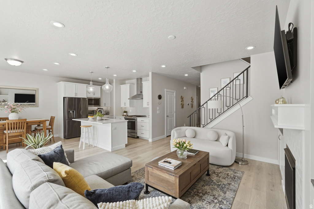 461 W JUNE DR Kaysville, UT 84037