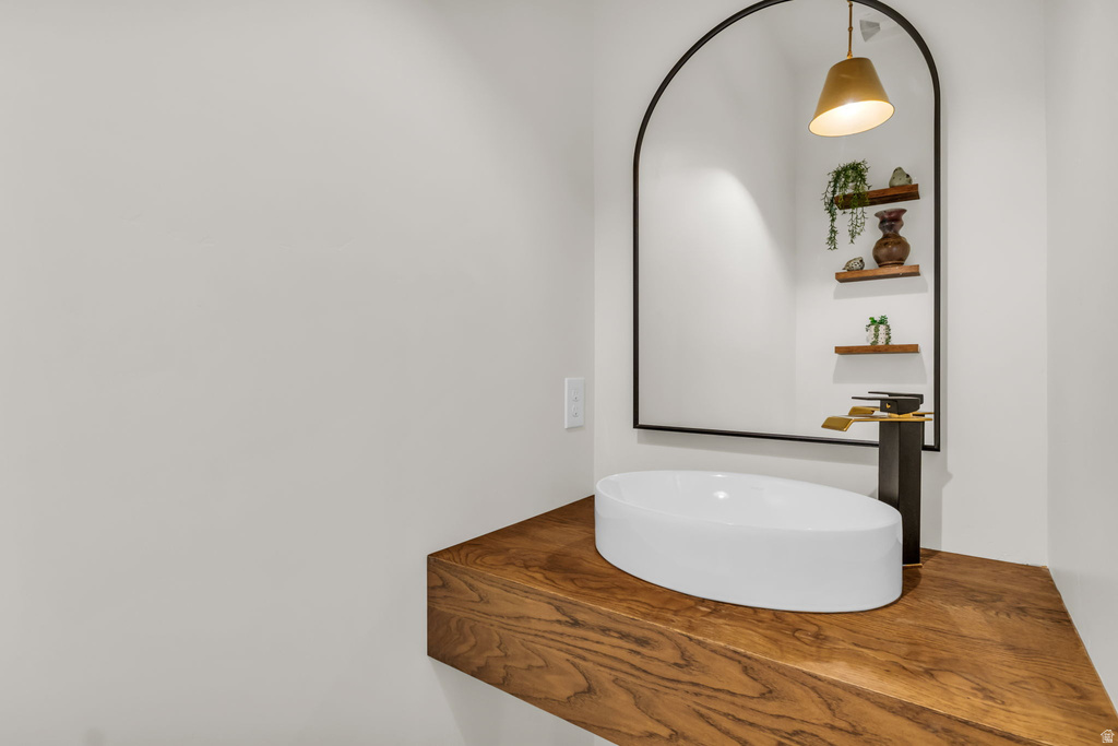 998 W 1950 N West Bountiful, UT 84087