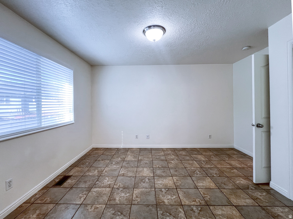 527 W 1450 N Orem, UT 84057