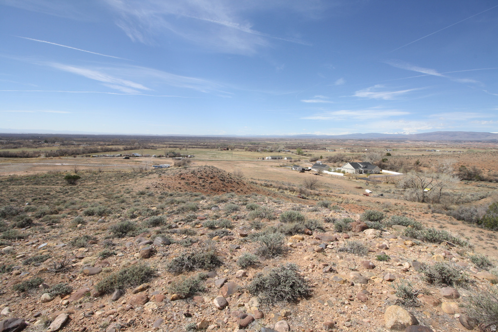 10495 E 7750 N Lapoint, UT 84039