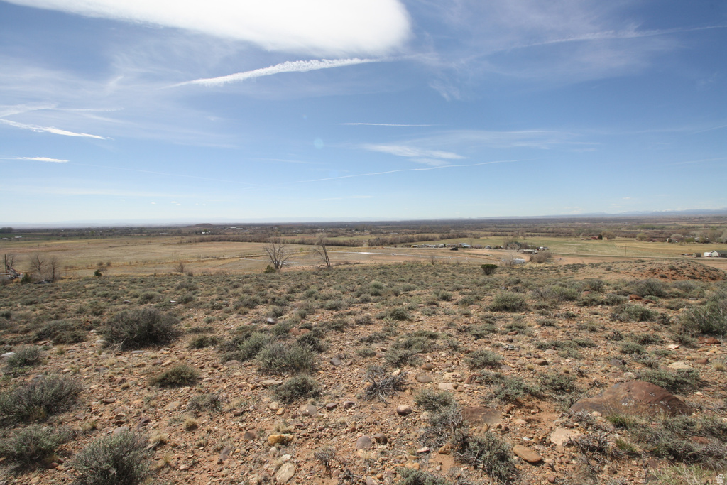 10495 E 7750 N Lapoint, UT 84039