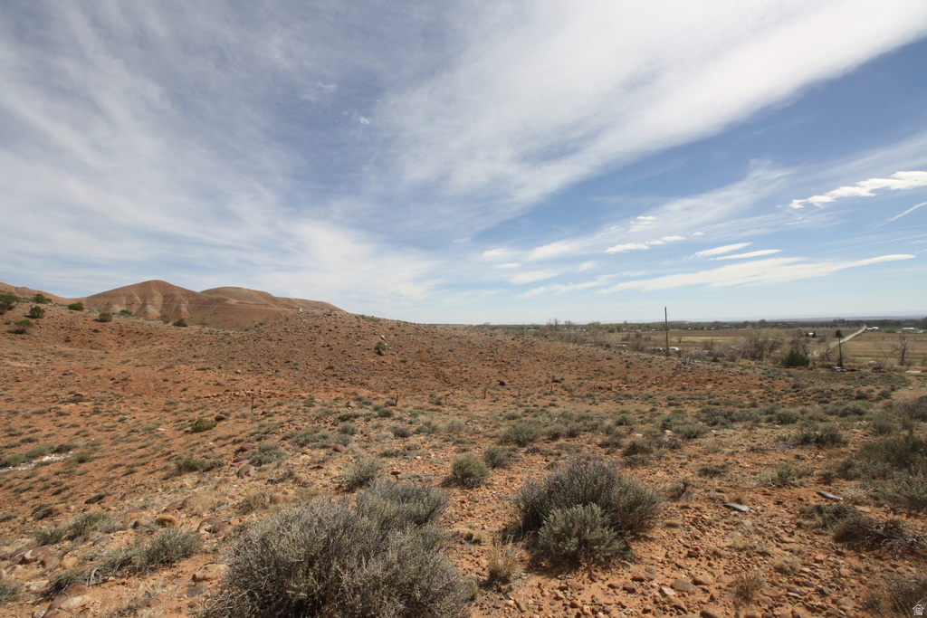 10495 E 7750 N Lapoint, UT 84039