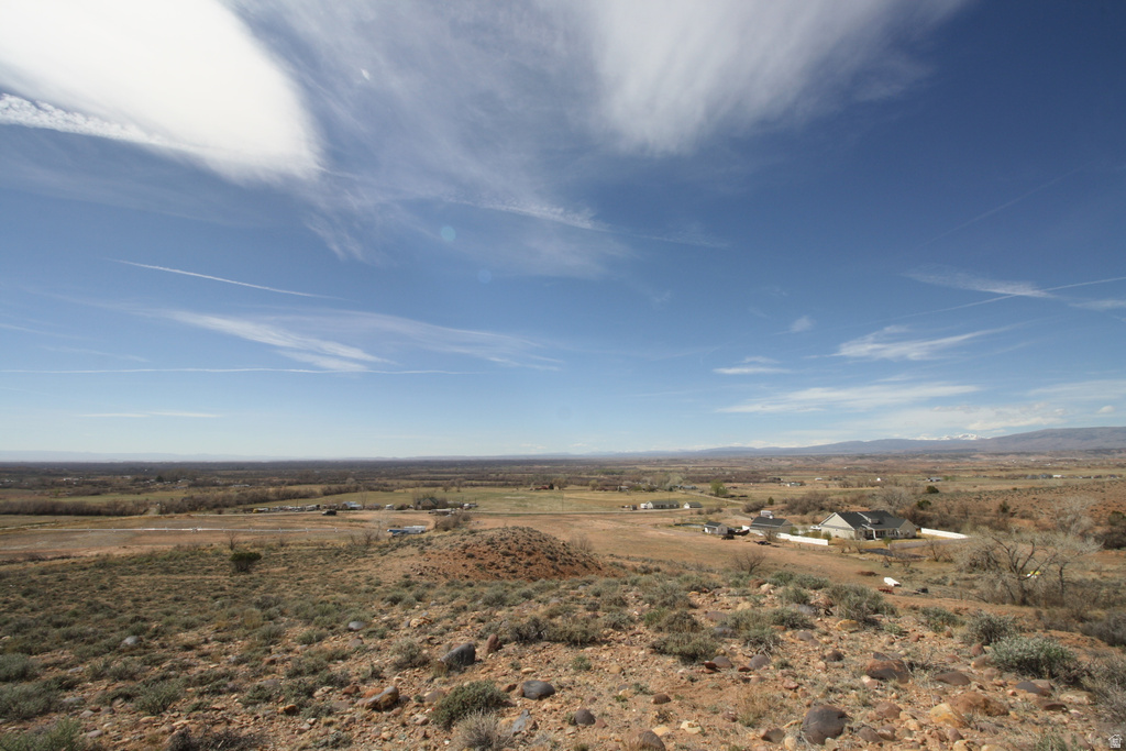 10495 E 7750 N Lapoint, UT 84039