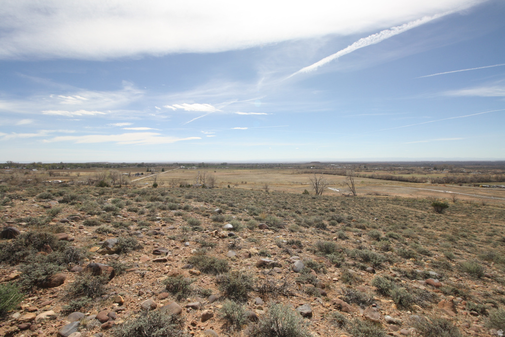 10495 E 7750 N Lapoint, UT 84039