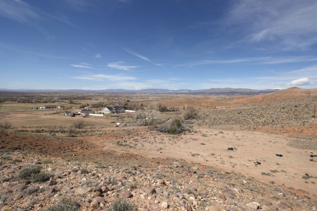 10495 E 7750 N Lapoint, UT 84039