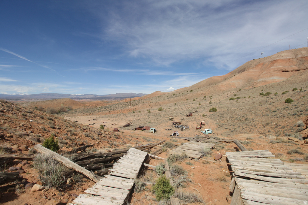 10495 E 7750 N Lapoint, UT 84039