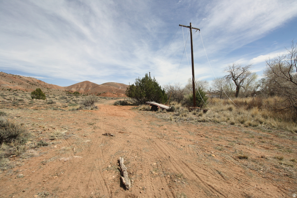 10495 E 7750 N Lapoint, UT 84039