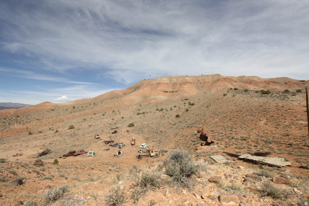 10495 E 7750 N Lapoint, UT 84039