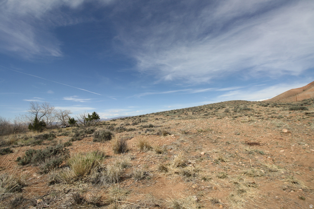 10495 E 7750 N Lapoint, UT 84039