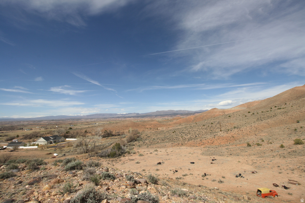 10495 E 7750 N Lapoint, UT 84039