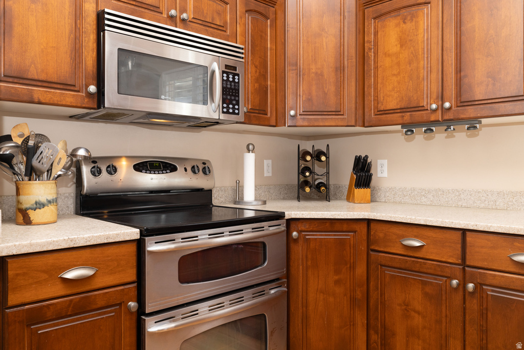 9477 S PEACEFUL VIEW WAY South Jordan, UT 84095