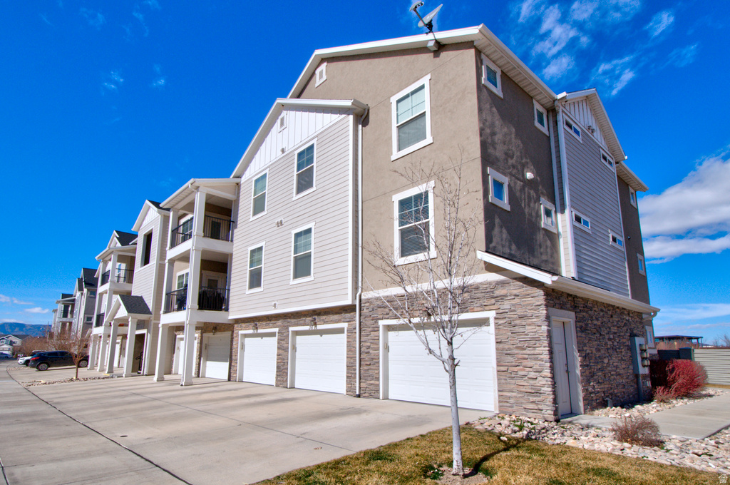 34 W SILVER SPRINGS DR Vineyard, UT 84059