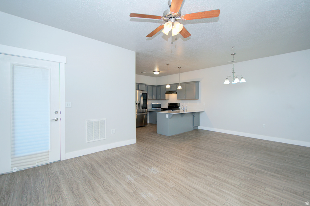 34 W SILVER SPRINGS DR Vineyard, UT 84059