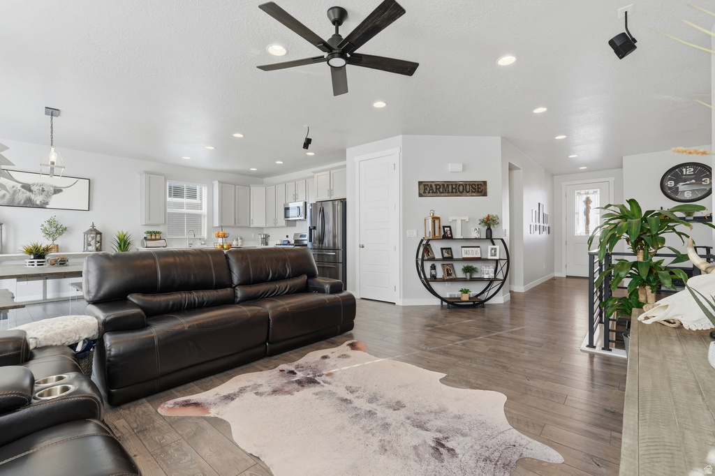 5640 N PARKVIEW DR Stansbury Park, UT 84074